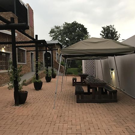Yalla Yalla Boutique Hotel Witbank Exterior photo