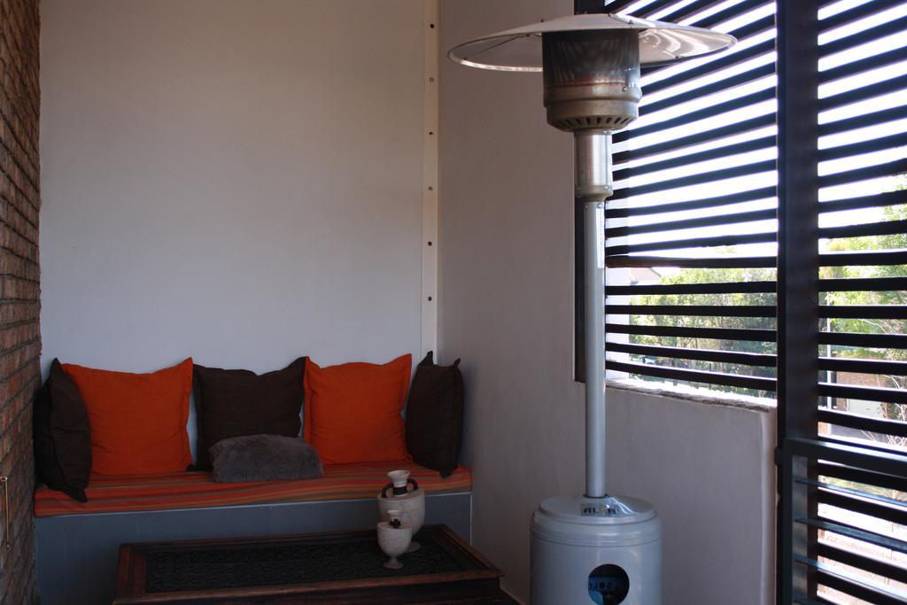 Yalla Yalla Boutique Hotel Witbank Exterior photo